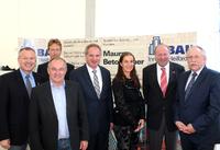 Großer Bahnhof auf der Bildungsmesse (von links): MdL Rainer Hinderer, Dietmar Niedziella, Leiter Berufsbildung IHK Heilbronn-Franken (hinten), MdB Josip Ju-ratovic, Reinhold Gall, Innenminister des Landes Baden-Württemberg, Elke Schweig, Hauptgeschäftsführerin IHK Heilbronn-Franken, Ulrich Bopp, Präsident Handwerkskammer Heilbronn-Franken und Prof. Dr. Dr. h. c. Harald Unkelbach, Präsident IHK Heilbronn-Franken beim Messerundgang / Foto: IHK