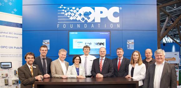 Representatives of VDMA and the OPC Foundation at the signing of the Memorandum of Understanding / Source: OPC Foundation