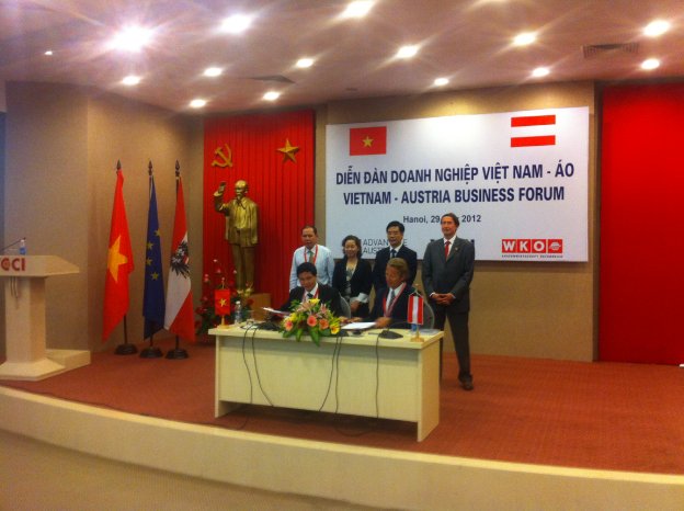 Wirtschaftsdelegationsbesuch Vietnam.JPG