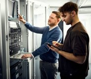Technologie bildet die Grundlage, klare Kommunikation und Verantwortung prägen die Zusammenarbeit