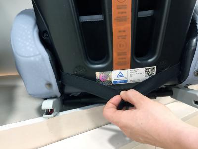 Rückhaltesysteme für Babys und Kleinkinder im Flugzeug