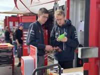 Technik zum Anfassen bei der FSG 2025: Austausch mit jungen Talenten an den Hands-on-Stationen von Würth Elektronik. / Bildquelle: Würth Elektronik