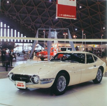 69136-toyota-2000gt-weltpremiere-tokyo-motor-show-1965.jpg
