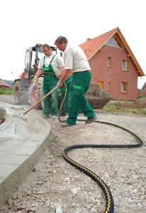 For over 75 years, the GOLD SNAKE® has proven that it can reliably carry water without interruption, even under the most difficult conditions (Photo: ContiTech)