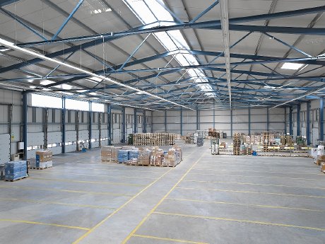 Umschlaghalle für Spedition Kastner-Innenansicht.jpg