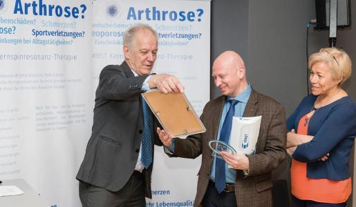MedTec-Geschäftsführer Axel Muntermann mit Dr. Igor Kitaev