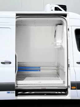 Winter Kuehlfahrzeuge_Fleischgehaenge 2 Bahnen Seite_43758.jpg