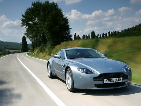 Aston Martin V8 Vantage 3.jpg