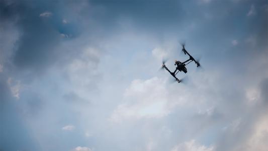 Dedrone schützt Unternehmen, Regierungen und kritische Infrastrukturen weltweit vor illegalen Drohnenaktivitäten