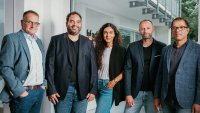 Das neue Führungsteam von Blackbit digital Commerce: Dennis Korbginski (CTO), Nadine Bisikati (COO) und David Gottschalk (CSO) gemeinsam mit den Mitgründern Stefano Viani und Daniel Gerlach. Göttingen, September 2026.