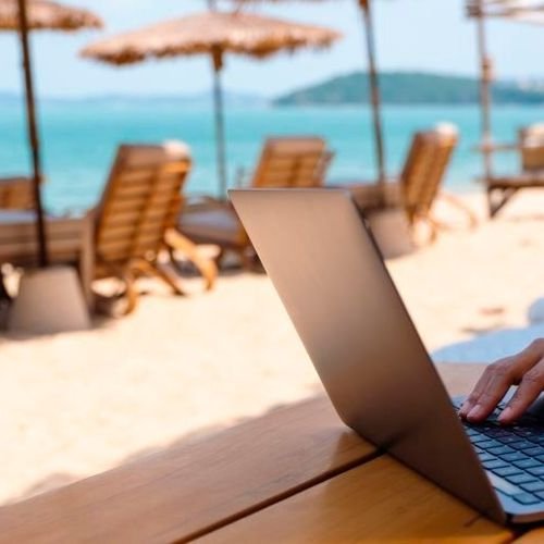 Digitale Nomaden: zwischen Freiheit und Finanzamt