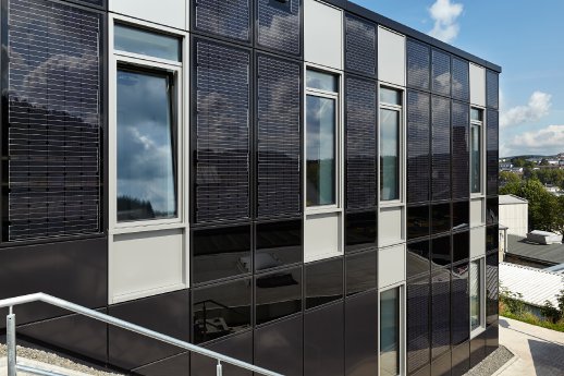 schueco_Otto_Fuchs_BIPV_03.jpg