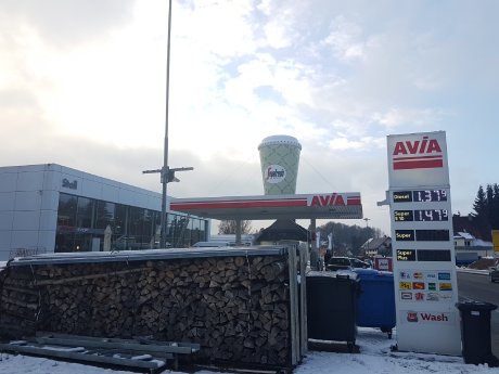 Aufblasbare Dachwerbung Tankstelle.jpg