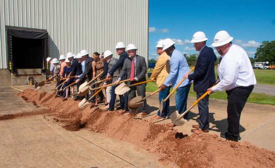 Ucore Rare Metals - Erster Spatenstich im SMC Louisiana.jpg