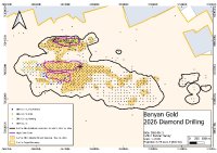 Figure 1: Plan map of AurMac, Yukon, Canada. Drillholes reported in this release highlighted in blue. Pending results are shown in green. Previously released 2026 drilling is shown in orange and all other diamond drilling in black. The reported holes extend higher-grade mineralized domains along the margins of Powerline’s near-surface high-grade cores. 