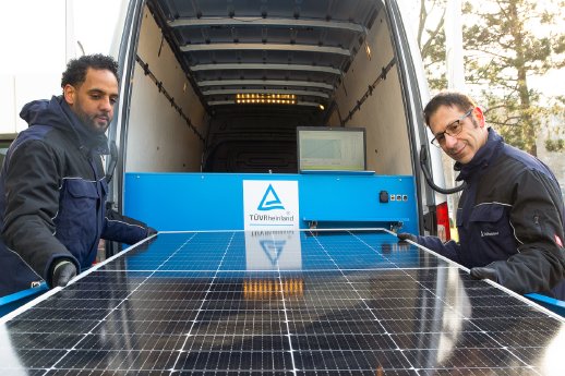 TÜV Rheinland Mobile Solar Lab 2.jpg