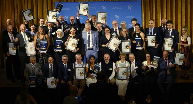 Grupenbild Preisverleihung Fotograf Alexander von Spreti_gross.jpg