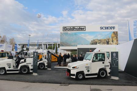 Goldhofers Gepäck- und Cargoschlepper-Familie »SHERPA«. Foto: Goldhofer