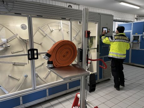 PRONOMIC_Feuerwehr_Hebelift_ergonomisches Schlauchhandling_Anlage1.jpg