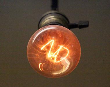 Seit 1901 leuchtet die Centennial-Bulb in einer Feuerwache in Livermore (Kalifornien)