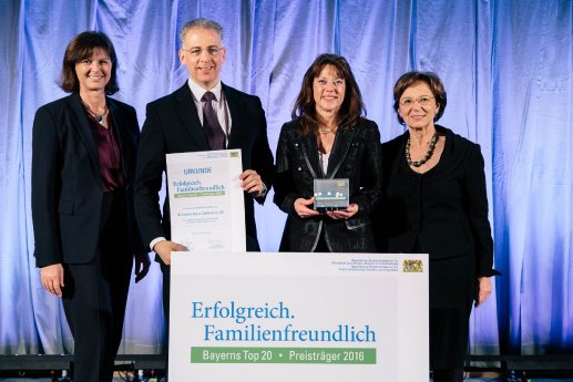 SGR_Award_Familienfreundlich_1116.jpg
