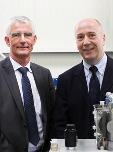 Left: Henning Willig, Managing Director of Maximator GmbH/Right: Jon Butler, Managing Director of Cinpres Gas Injection Ltd.