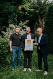 Marcus Franke, Aaron Franke und Geschäftsführer Wolfram Franke (v. l. n. r.) anlässlich der Auszeichnung der AIDA-FRANKE GmbH als „Familienfreundliches Unternehmen“.