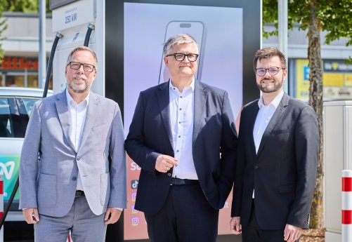 Inbetriebnahme_Schnelladestation_MVV_Müller_(C)Viktor Smidt.jpg