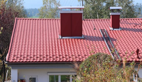 Auf dem ersten Blick unversehrt-das Stahldach von LUXMETALL.JPG