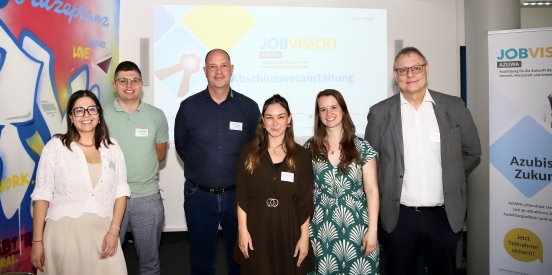 2026_24 Projekt AZUWA erfolgreich - Gruppenbild.JPG