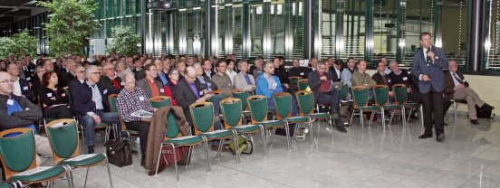 Schletter-Betreiberkonferenz-Hans Urban-Panorama.jpg