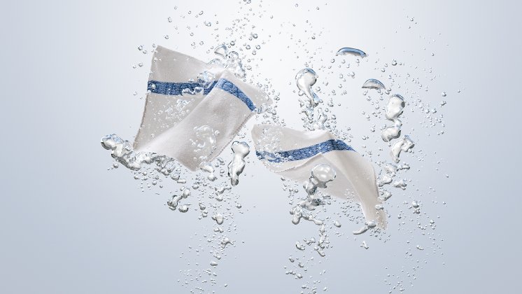 MEWA_Tuecher im Wasser_2.jpg