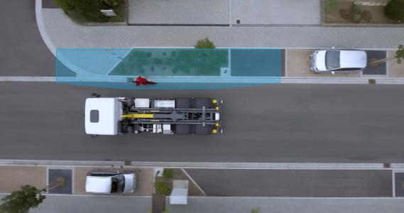 Der Abbiegeassistent AAS erkennt einen Fahrradfahrer