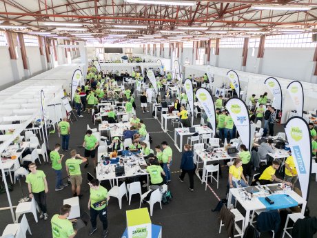 SMART_GREEN_ISLAND_MAKEATHON_2025_(9) (1).jpg