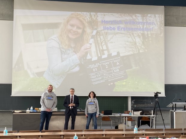 Rektor Prof. Dr. Gerhard Schneider bei der Erstsemesterbegrüßung im Audimax der Hochschule Aalen.JPG