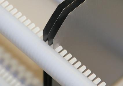 The slot form was carefully chosen to enable even very thin wafers and cells to be processed without the risk of damage or of adhering to one another.