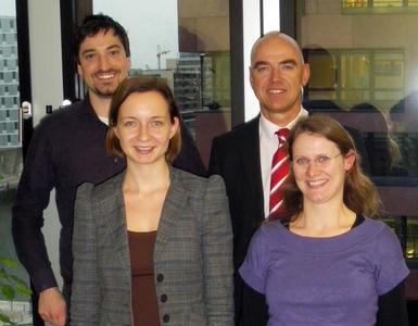Vertriebsleiter Helmut Lange (2. v. r.) und sein CRM-Projektteam