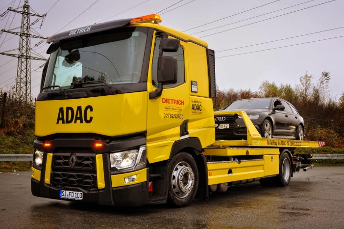 Renault-Trucks-ADAC-02.jpg