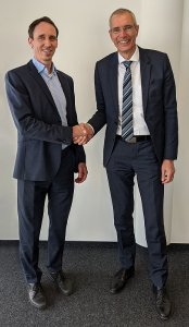 Alexander Gundling (rechts) beendet seine hauptamtliche Tätigkeit im Composites United e.V., sein Nachfolger in der Hauptgeschäftsführung wird Dr. Tjark von Reden (links)