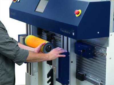 Klischee Montageautomat FlexoMatrix von LEHNER: Die Technologieplattform für die industrielle Etikettenproduktion für deutlich mehr Effizienz im Drucksaal.