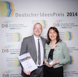 Freuten sich in Erfurt über die Auszeichnung: Ernst-Otto Zippel, REHAU Sales Manager, und Corinna Charaoui, Zentrale Beauftragte für das Ideenmanagement bei REHAU (Foto: Deutsches Institut für Betriebswirtschaft GmbH) Freuten sich in Erfurt über die Auszeichnung: Ernst-Otto Zippel, REHAU Sales Manager, und Corinna Charaoui, Zentrale Beauftragte für das Ideenmanagement bei REHAU (Foto: Deutsches Institut für Betriebswirtschaft GmbH)