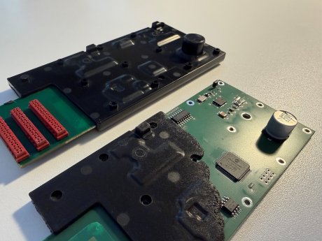 PM_Fakuma_Kunststoff-Institut_praesentiert_Innovationen_Umspritzen von Elektroniken.jpg