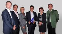 v.r.n.l.: Hagen Goetze (AVA), Philippe Masson (Vishay), Karin Steinberger (Vishay), Patrick Zammit (President Avnet EM EMEA), Sieglinde Janker-Buecherl (Vishay), Slobodan Puljarevic (President & CEO EBV) v.r.n.l.: Hagen Goetze (AVA), Philippe Masson (Vishay), Karin Steinberger (Vishay), Patrick Zammit (President Avnet EM EMEA), Sieglinde Janker-Buecherl (Vishay), Slobodan Puljarevic (President & CEO EBV)
