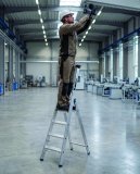 Die neue KRAUSE Stufen-StehLeiter 135 XL 225 kg: mehr Sicherheitsreserve für anspruchsvolle Einsätze