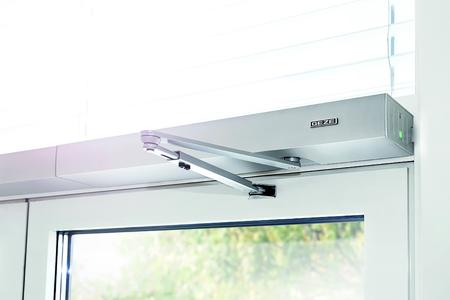 Der "starke" Drehtürantrieb Powerturn vereint Funktionsvielfalt mit allen Komfort- und Sicherheitsstandards / Foto: GEZE GmbH