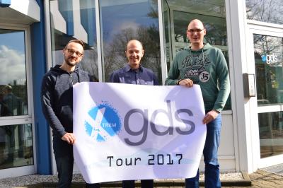 Die Initiatoren der Charity-Tour stehen schon in den Startlöchern: Tobias Kreimann, Christian Paul und Timo Brinkmann (v.l.n.r.). Foto: gds-Gruppe