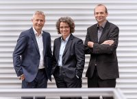 v.l.n.r.: Dr. Christian Schulze Gronover, Dr. Carla Recker und Prof. Dr. Dirk Prüfer © Deutscher Zukunftspreis