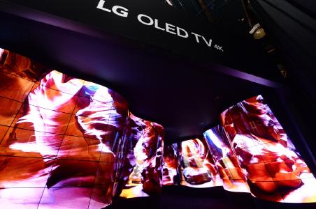 LG OLED Canyon CES 2018