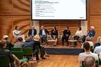 Diskutierten über die Nationale Weiterbildungsstrategie: Leonie Gebers, Dr. Wolfgang Strengmann-Kuhn, Prof. Dr. Ulrich Walwei, Mareike Wulf, Katrin Witte, Petra Densborn, Siegfried Schmauder (von links nach rechts)