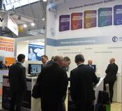 Interessierte Fachbesucher am Messestand der CIM GmbH, LogiMAT 2013